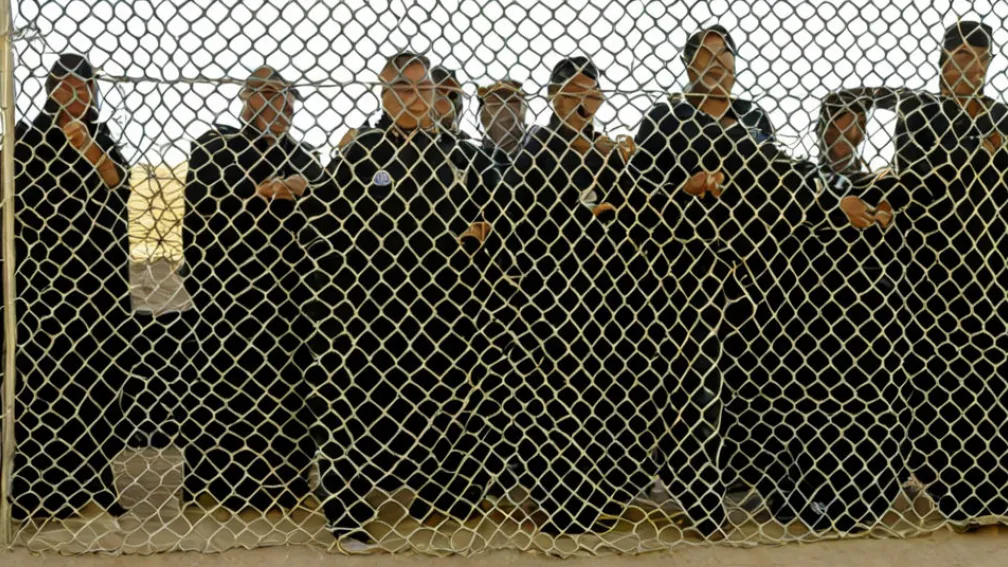 تونس: إدانة عاملين في المجال الإنساني وإطلاق سراحهما بعد محاكمة غير مسبوقة بشأن مساعدة المهاجرين، وتبرئة ثلاثة آخرين