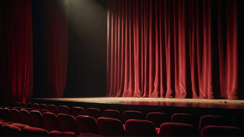 مسرح الشمس: أزمة عميقة وتساؤلات حول مستقبل يوتوبيا فنية