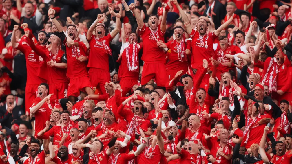 ليفربول يتوج بلقب الدوري الإنجليزي للمرة 20 معادلاً الرقم القياسي