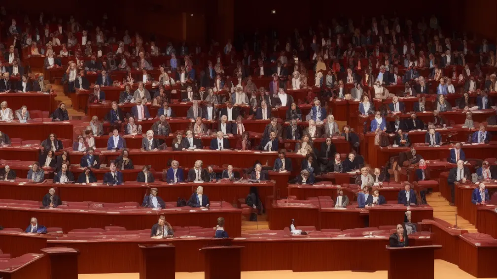 ميزانية و«سياسة الأرض المحروقة»... كيف يضعف صراع ريتاليو-فوكيز في الجمهوريين الحكومة