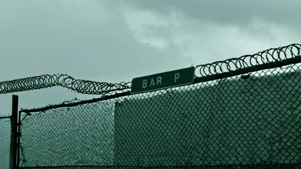 تدهور أوضاع استقبال اللاجئين الأوكرانيين في باريس: أسوار شائكة تحيط بمراكز الإيواء