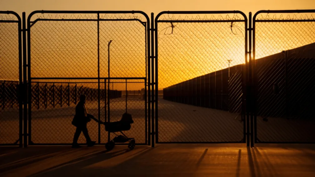 ضحية انهيار مباني مارسيليا في مركز احتجاز إداري يثير الجدل