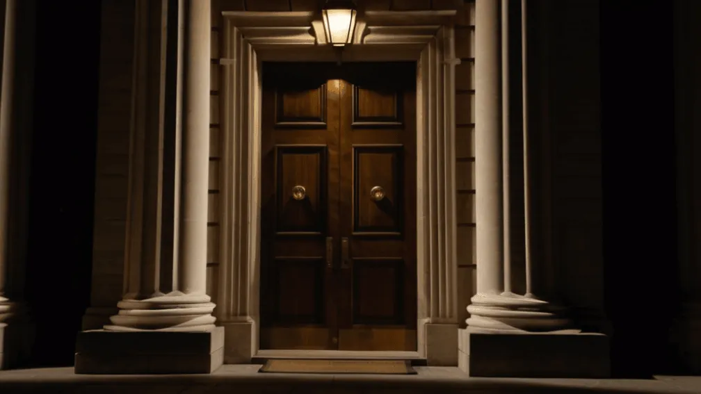 وزير فرنسي يعيد تعيين مستشار تعليمي مثير للجدل رغم سوء إدارته لقضية عنف جنسي