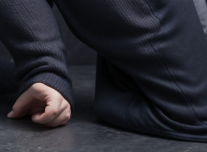 البحرية الفرنسية تضبط ما يقرب من 4 أطنان مخدرات وتعتقل 5 أشخاص في منطقة الأنتيل