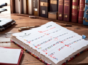 المفوضية الأوروبية تطالب بتعديل قانون العمل الفرنسي: حق الموظف في تأجيل الإجازة السنوية عند المرض