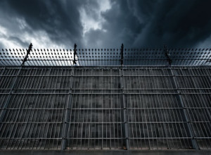 مقتل 31 سجيناً في اشتباكات عنيفة داخل سجن بالإكوادور