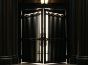 إطلاق سراح ساركوزي مع حظر التواصل مع دارمانان: الرئيس الفرنسي السابق يعلق على تجربته في السجن