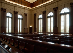 محاكمة المحامي الباريسي أليكس أورسوليت بتهمة الاغتصاب المشدد تبدأ في باريس