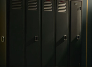 فضيحة في ثكنة إطفاء فرنسية: اتهامات بالعنصرية والإهانة دون عقاب