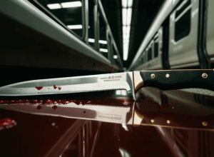 بريطانيا: الشرطة تحدد مشتبهاً واحداً في هجوم القطار وتستبعد الدافع الإرهابي