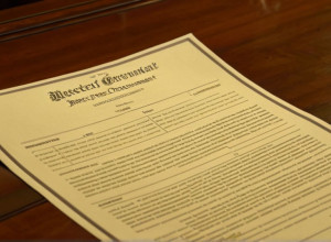 البرلمان الفرنسي يرفض ميزانية الدولة بالإجماع تقريباً: سابقة تاريخية لحكومة ليكورنو