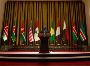 ماكرون يعزز العلاقات مع "الغابون الجديدة" وسط استقبال حار