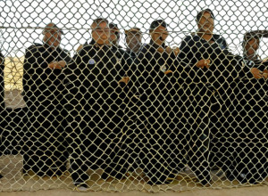 تونس: إدانة عاملين في المجال الإنساني وإطلاق سراحهما بعد محاكمة غير مسبوقة بشأن مساعدة المهاجرين، وتبرئة ثلاثة آخرين