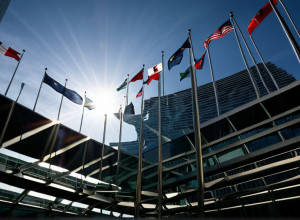 استقالة مساعد الرئيس الأوكراني وسط تحقيق فساد: تحديات كييف في زمن الحرب