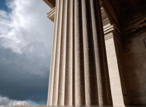 محاكمة لافارج: الأضواء تتجه نحو موقف السلطات الفرنسية في قضية تمويل الإرهاب