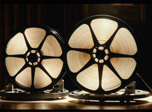 المخرجة أليس ديوب تستعد لتقديم عملها المسرحي الجديد "رحلة الزهرة السوداء"