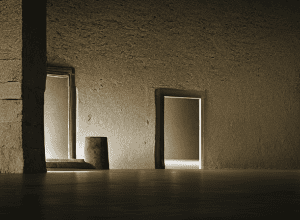هروب المتهم بتهريب آثار اللوفر أبوظبي