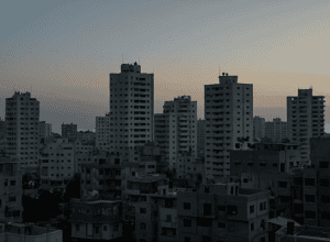 غزة: ماكرون وعباس يتفقان على «ضرورة ملحة لوقف إطلاق النار»