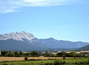 عام سيزان 2025: إغلاق مواقف السيارات، حافلات نقل مكوكية... كيف تستعد إيكس أون بروفانس والمناطق المحيطة بها لتنظيم تدفق السياح