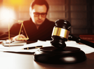 ثلاثة أسئلة حول محاكمة هارفي واينستين الجديدة بتهمة الاغتصاب والاعتداء الجنسي التي بدأت في نيويورك