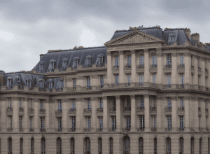 الجيش الفرنسي: شطب اسمي جنرالين سابقين لعدم التزامهما بواجب التحفظ