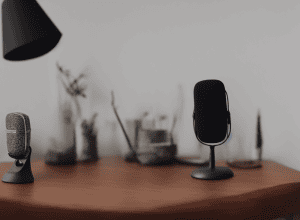 كلير شازال: مخاوفي بشأن التقدم في العمر وتجاوز الزمن