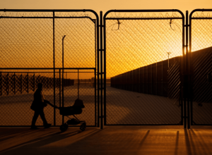 ضحية انهيار مباني مارسيليا في مركز احتجاز إداري يثير الجدل