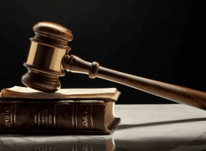 ما يثير غضب ساركوزي يحدث يومياً: أحكام الدرجة الأولى في فرنسا تنفذ فوراً