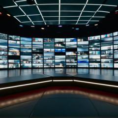 نتفليكس تستحوذ على وورنر براذرز: صفقة القرن تهز هوليوود