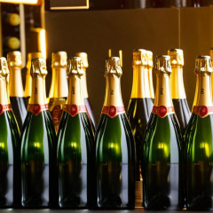 إضراب عمال الشمبانيا في LVMH: مطالبة بمكافآت مالية وحوافز استثنائية