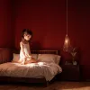 مهاجمو الكابيتول المعفو عنهم يجنون الأرباح من شهرتهم: قبعات، أعلام، ومنتجات أخرى