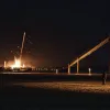 موجز إخباري: تحطم طائرة في الهند، محاولة ناشطين لكسر حصار غزة، وتصريح لوزير خارجية فرنسا
