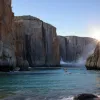 الأمم المتحدة تطالب بتحقيق "مستقل" في ضربة استهدفت مركز إغاثة بغزة وسقوط عشرات الضحايا